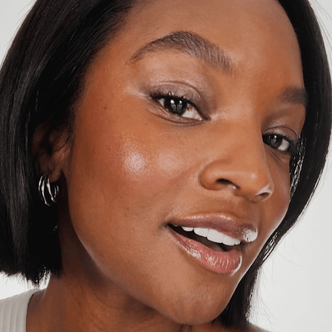Load video: Fill in the Blanks Brow Powder Pomade application video