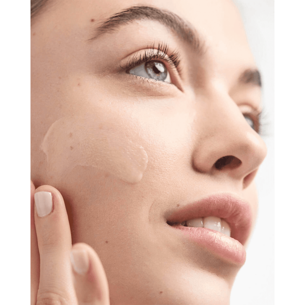 Dramatically Different™ Moisturizing Lotion + Home + Away Duo, Model