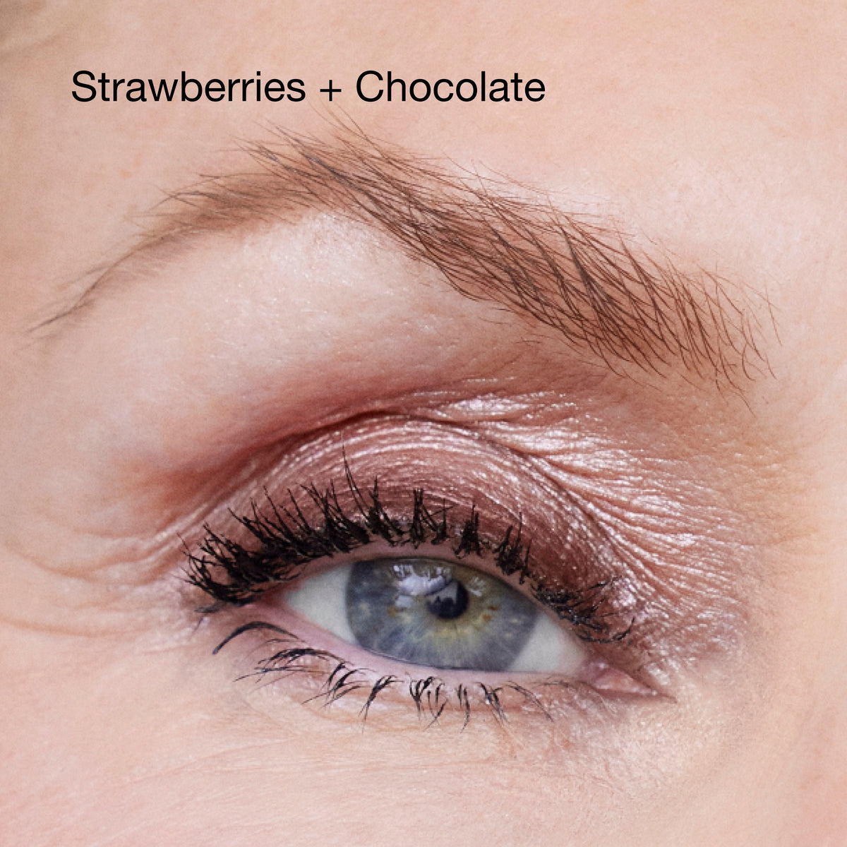 High Impact™ Shadow Play™ Shadow + Definer, 1.9 g, Strawberries + Chocolate, Model, light