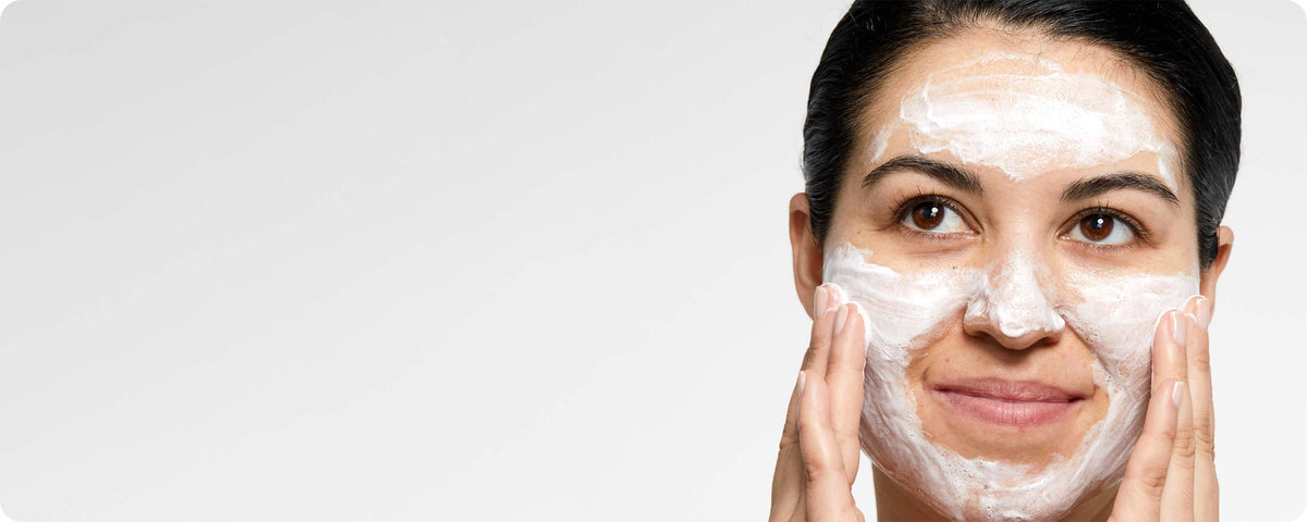 Purifying cleanser leaves skin feeling fresh and clean.
