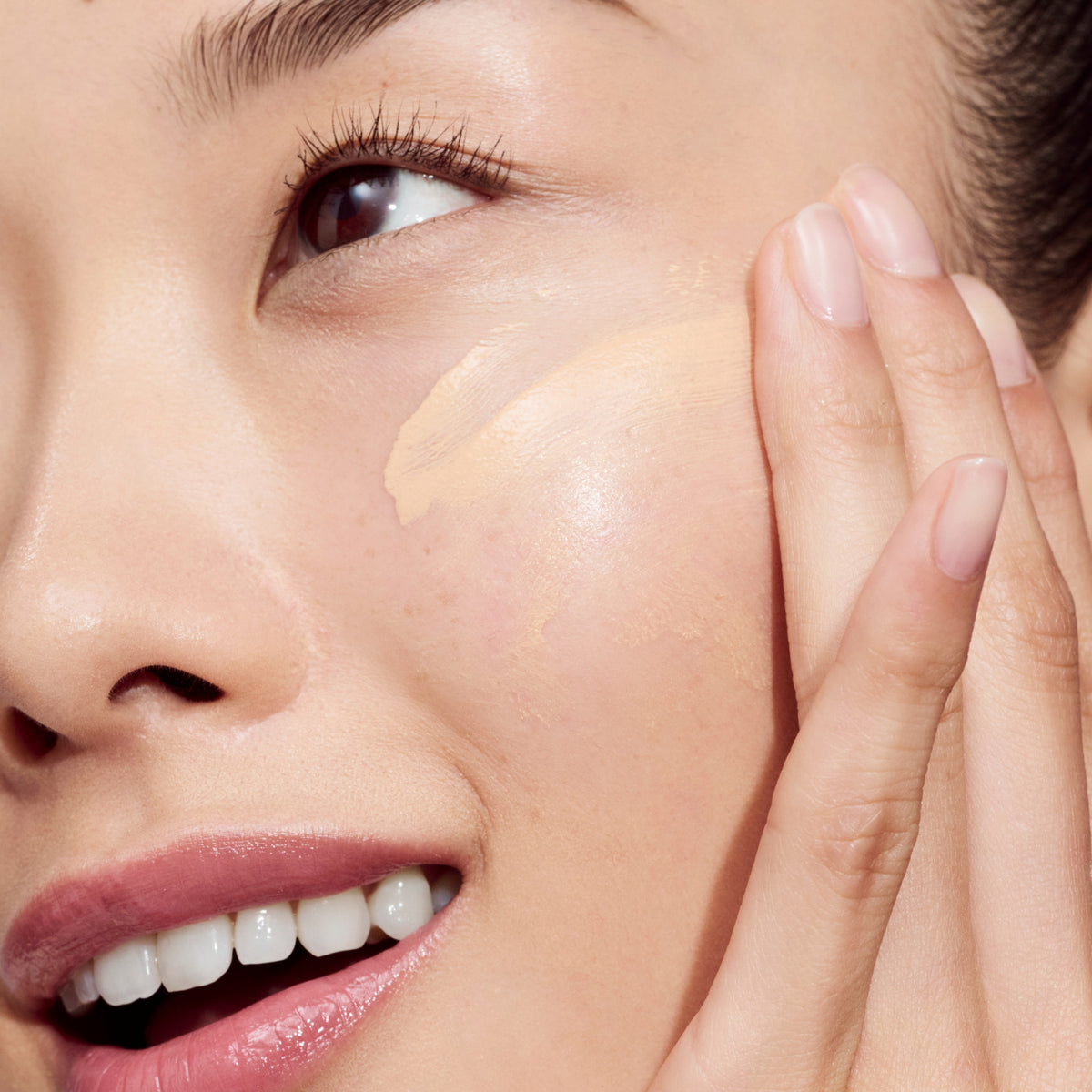 Even Better Clinical™ Vitamin Makeup Broad Spectrum SPF 45