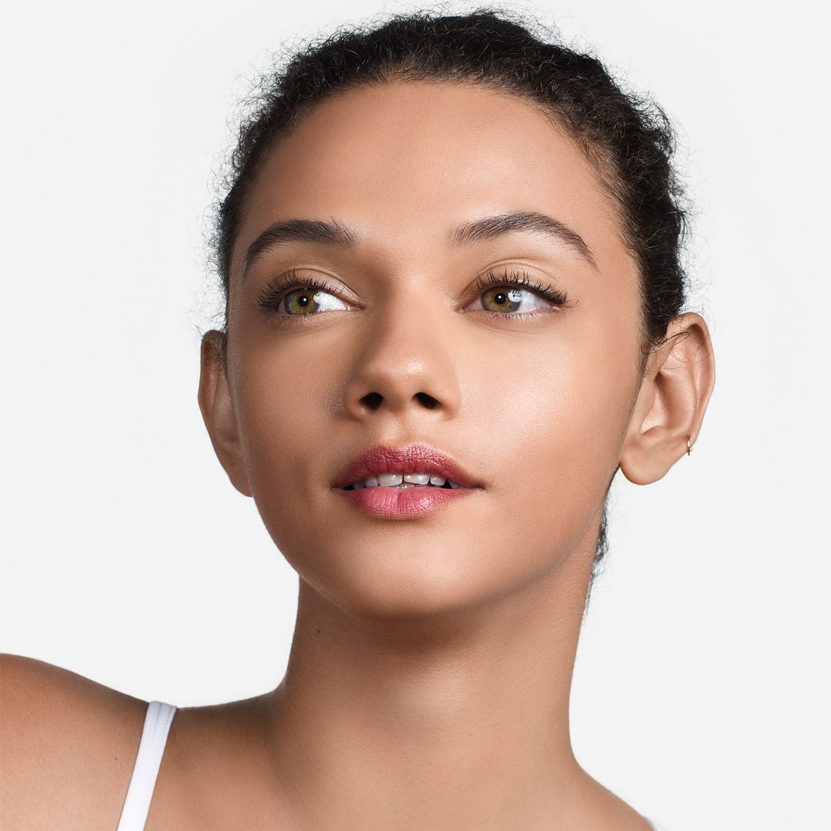 Even Better Refresh™ Hydrating and Repairing Makeup, 30.0 ml, CN 74 Beige, CN 74, Model, medium