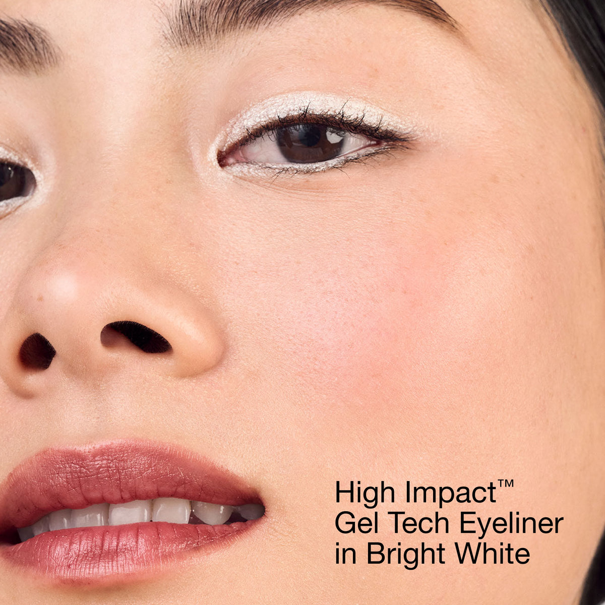 High Impact™ Gel Tech Eyeliner, 0.35 g, Bright White, Model, light