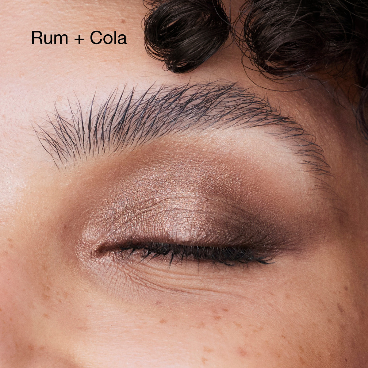 High Impact™ Shadow Play™ Shadow + Definer, 1.9 g, Rum + Cola, Model, medium