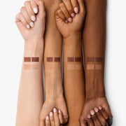 All About Shadow™ Limited-Edition Quad, 5.4 g, Black Honey, Model