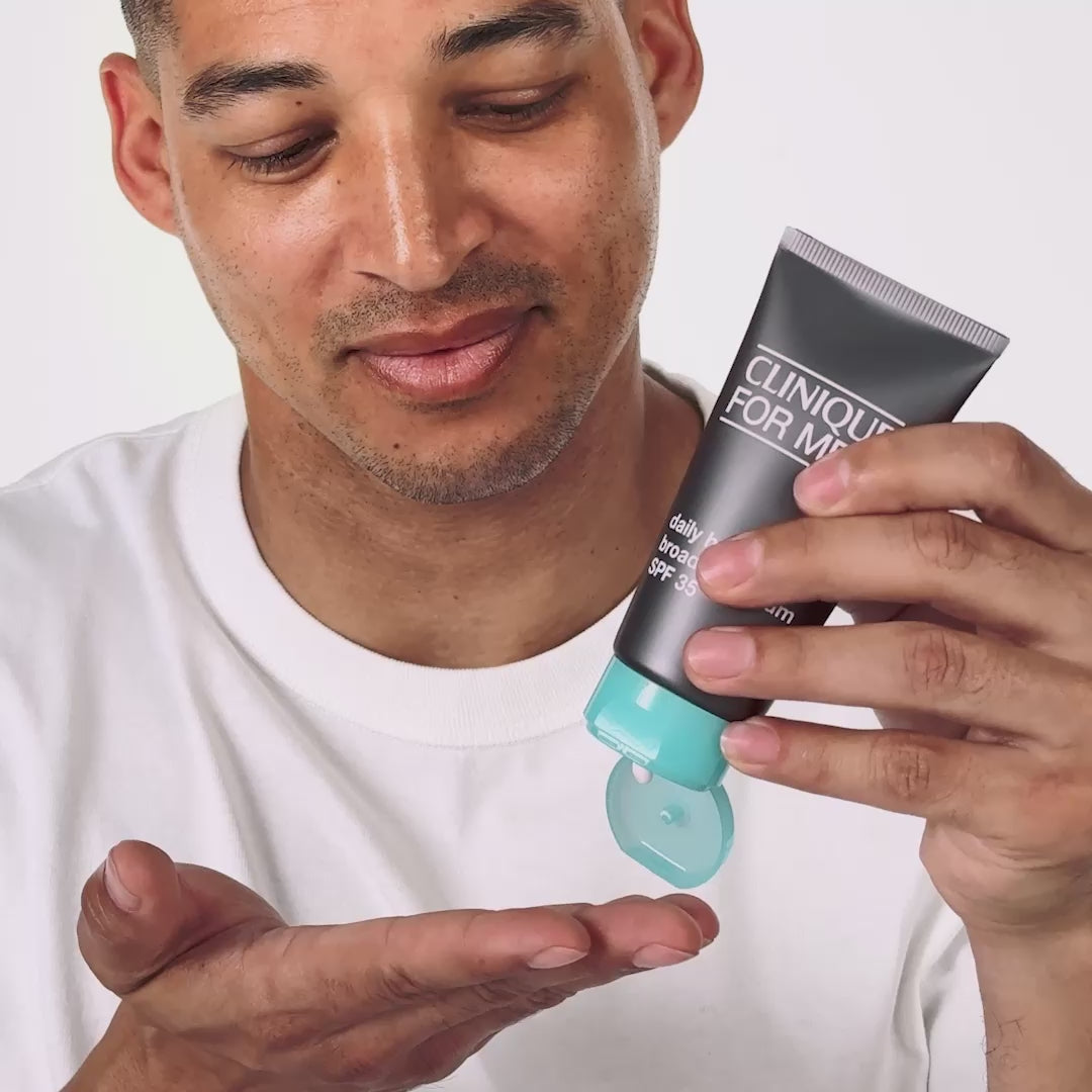Load video: Clinique For Men Daily Hydrator Broad Spectrum SPF 35 application video