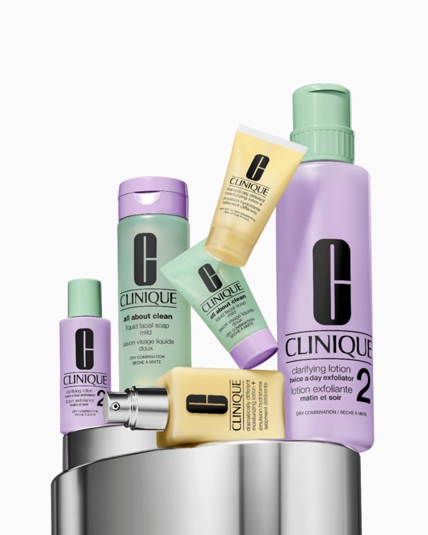 Great Skin Everywhere Set: For Dry Combination Skin, Clinique’s signature 3-Step Skin Care System for healthy-looking skin—one set for home, one for travel. Customized for drier skin types.