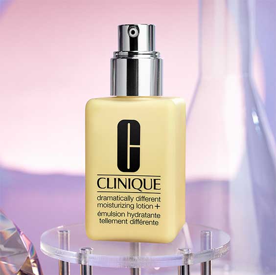 Different™ Clinique Lotion+ Moisturizing Dramatically |